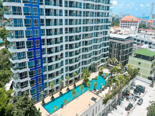 High-Floor Studio with City View – The Cliff Condo Pratumnak