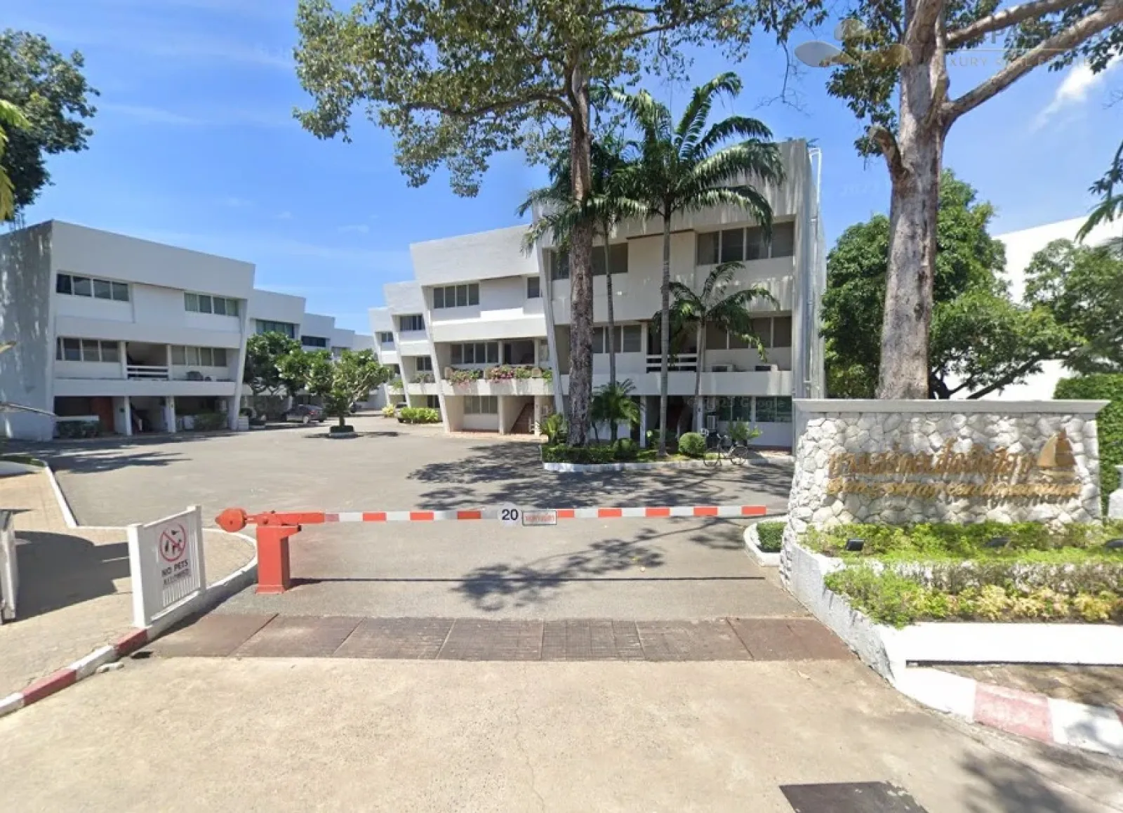 Beachside Condo for Sale – Bangsaray Condominium