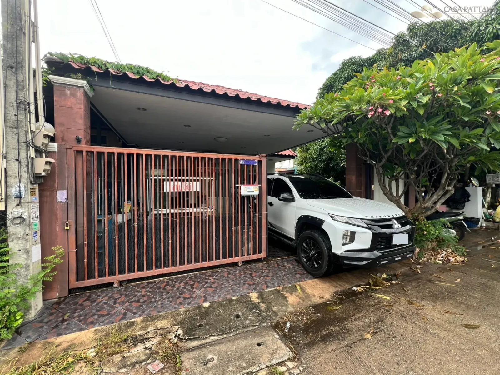 Corner Townhouse for Sale: Rattanakorn Village 12