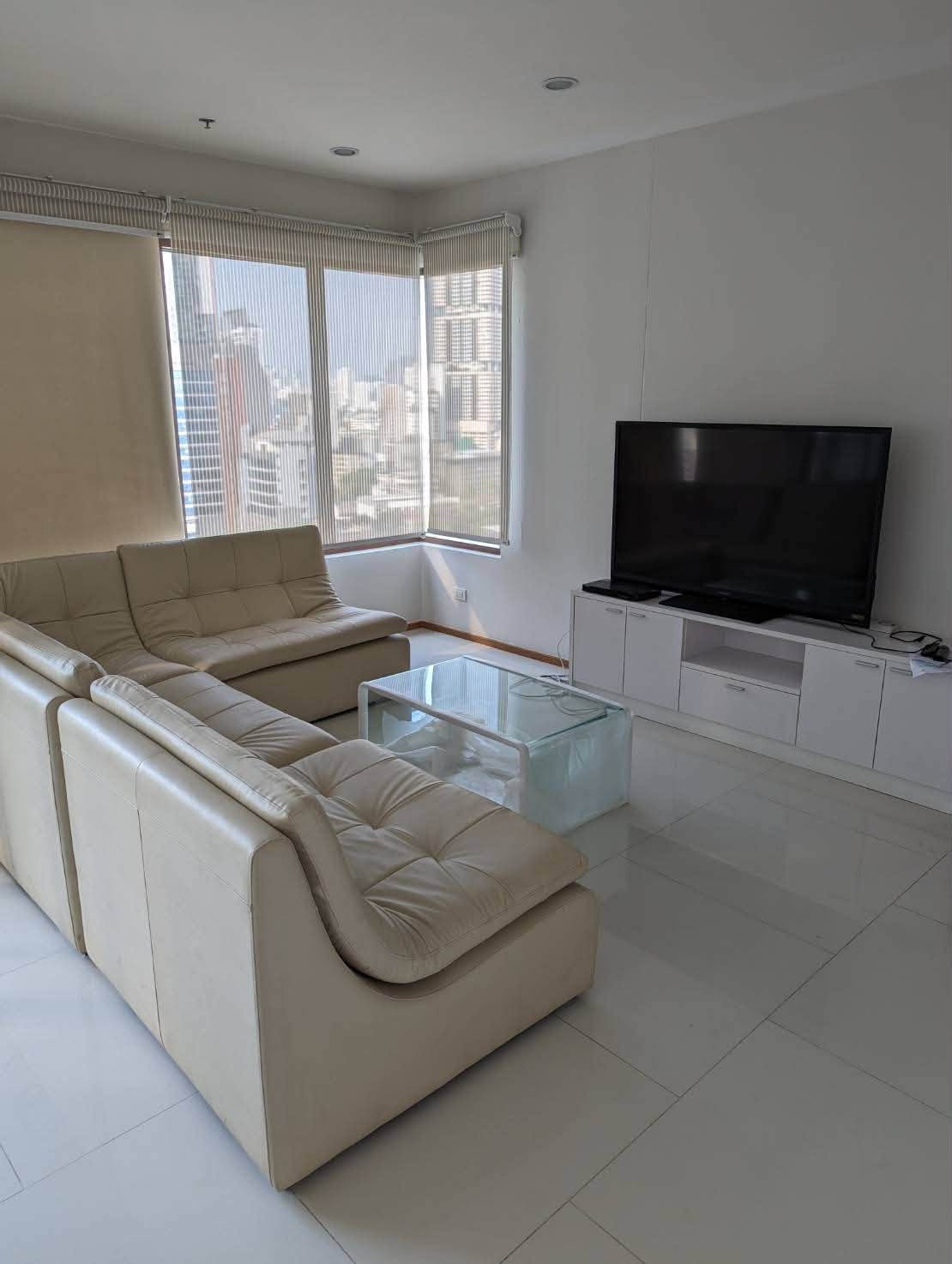 The Emporio Place Sukhumvit 24 for rent 105 sqm 2 beds 3 baths 70,000 per month 