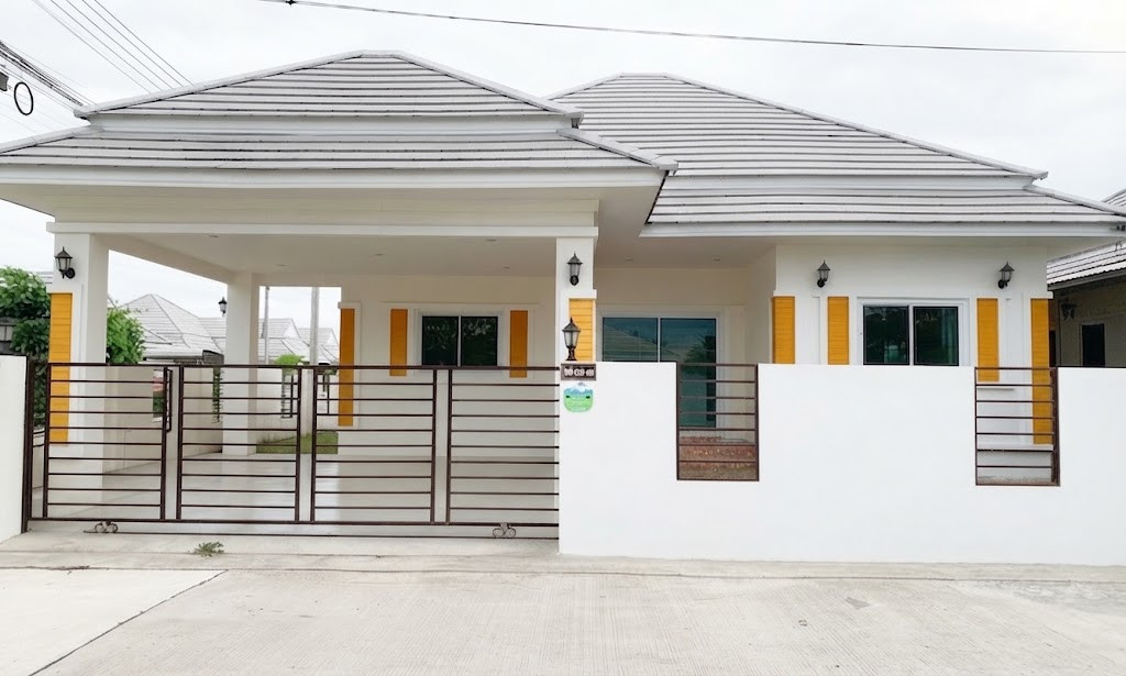 96952 - Single house for sale. Baan Klang Muang Hua Hin, 3 bedrooms, 2 bathrooms, has a swimming pool, shared playground.