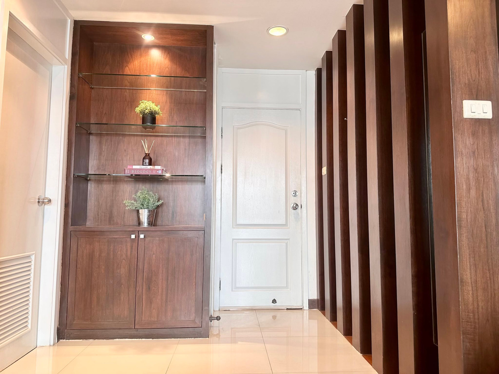 Royal Place 2 (BTS Ratchadamri) 💰 22,000 baht/month 📅 Ready to view and move in: 10 November 2026 📐 63 sq m. | 🏢 22nd floor – รูปที่ 3