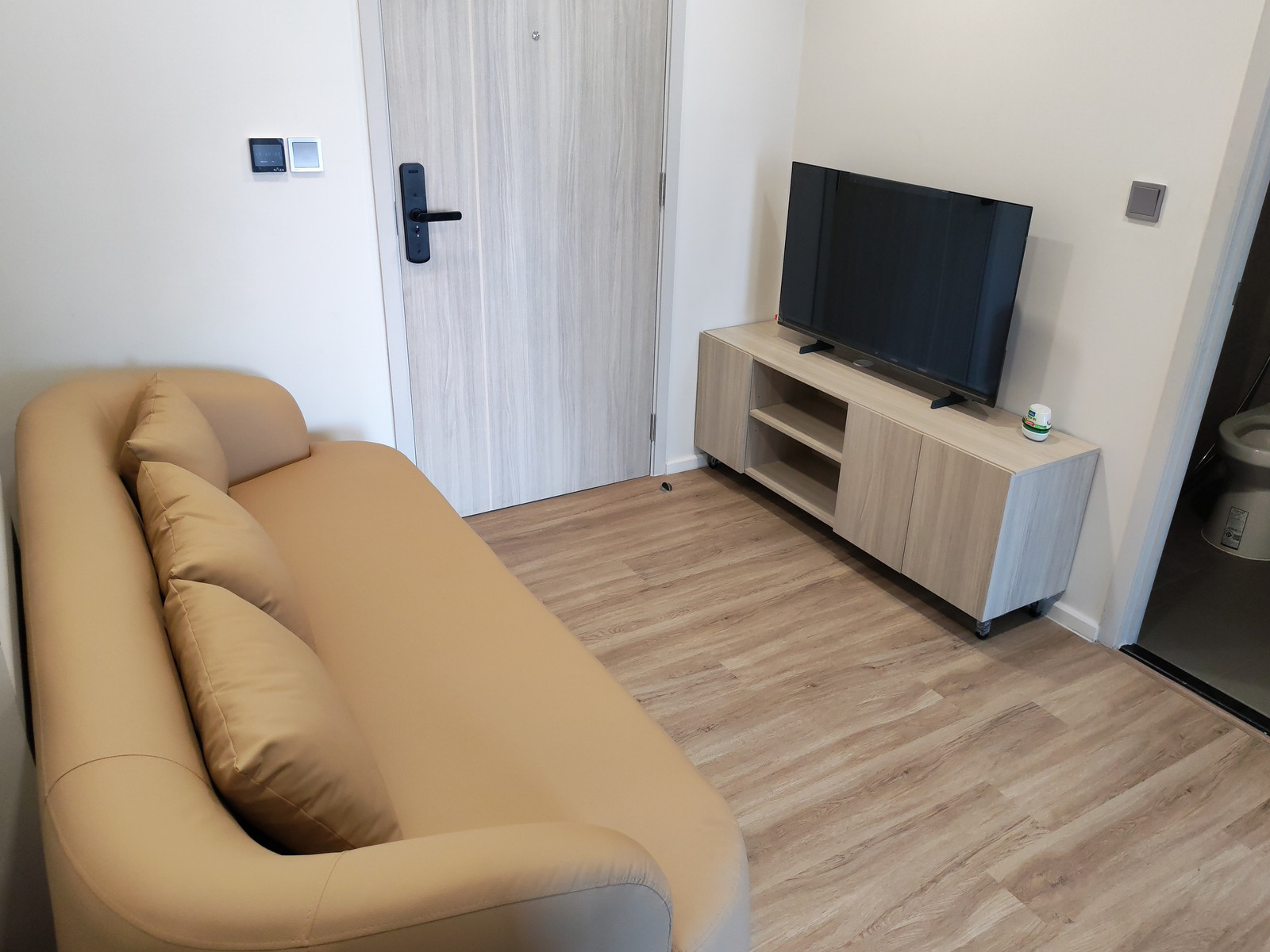 Condo for sale: Atmoz Flow Minburi, 5th floor, private corner room. Swimming pool view Fully furnished Ready to move in Condo for sale: Atmoz Flow Minburi, 5th floor, private corner room. Swimming pool view Fully furnished Ready to move in