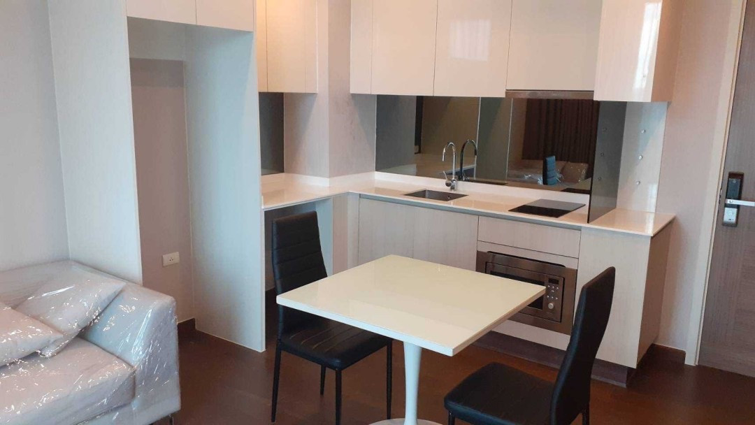 Urgent sale 1 bedroom 1 bathroom (new room) Q Asoke Q Asoke