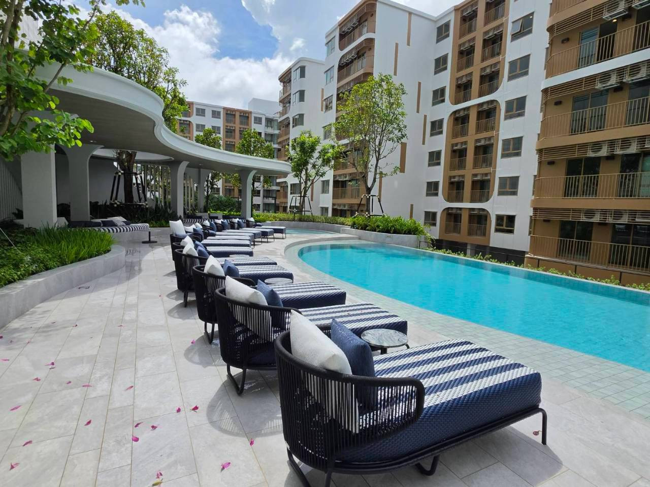 Condo for sale the escent phuket behind Central Phuket, long pool view. – รูปที่ 4