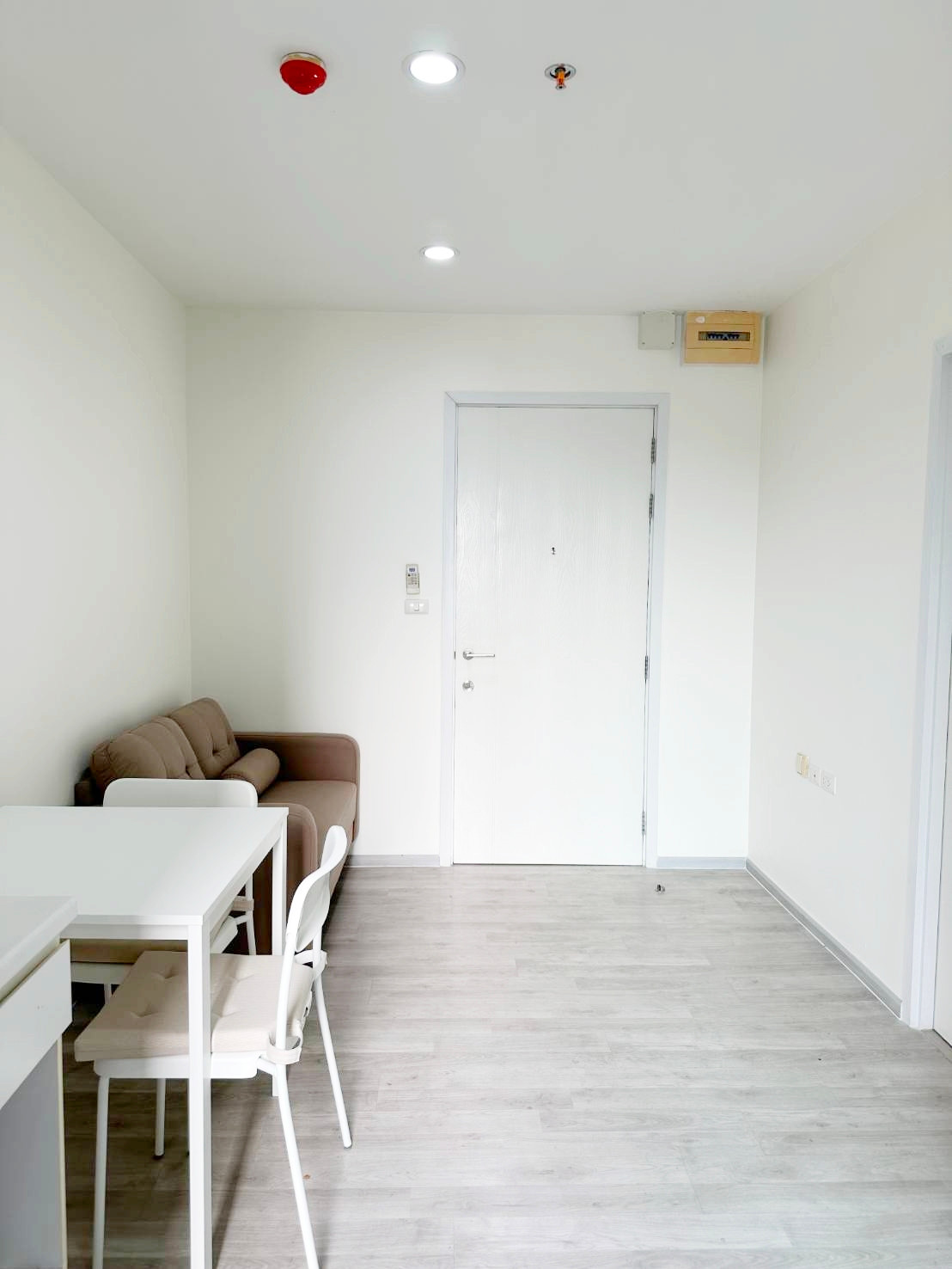 Condo for rent, Plum Central Station Phase 1, next to Central West Gate, near the MRT Purple Line, there is a shuttle from the condo to the MRT station, 1 bedroom, area 24.39 sq m, 31st floor, monthly rent 6,000 baht. – รูปที่ 2