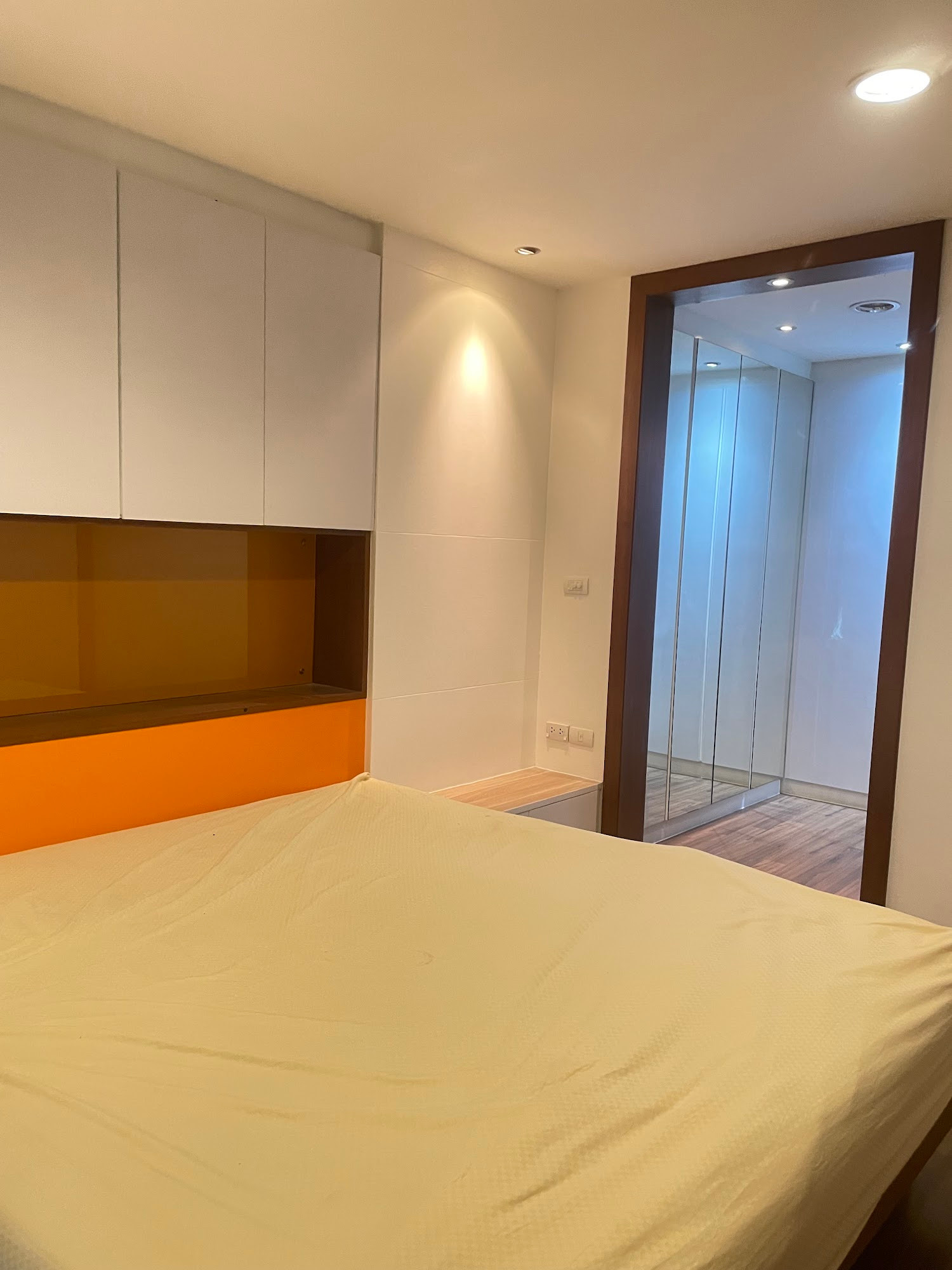Urgent Condo for rent, D65 Condominium, good location in the heart of Ekamai, but a low rise condo, very peaceful, shady, beautiful room, good condition, ready to move in. – รูปที่ 4