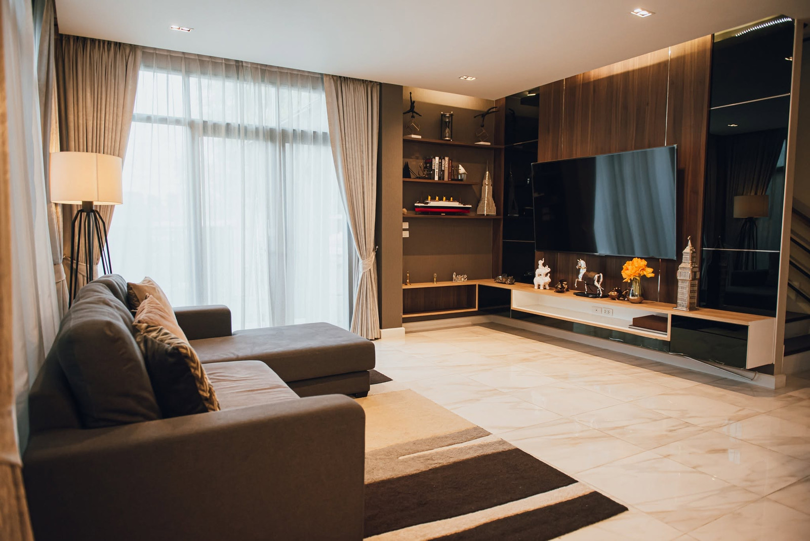 Akaluck Sansai, Beautifully designed built-in interiors throughout, near Ruamchok Market and Central Festival Chiang Mai – รูปที่ 3