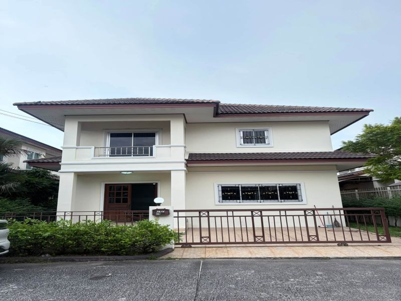 ขายบ้าน หมู่บ้านศรีนครินทร์ ศรีราชา 4 นอน พื้นที่กว้าง ใกล้ J-Park / โลตัส