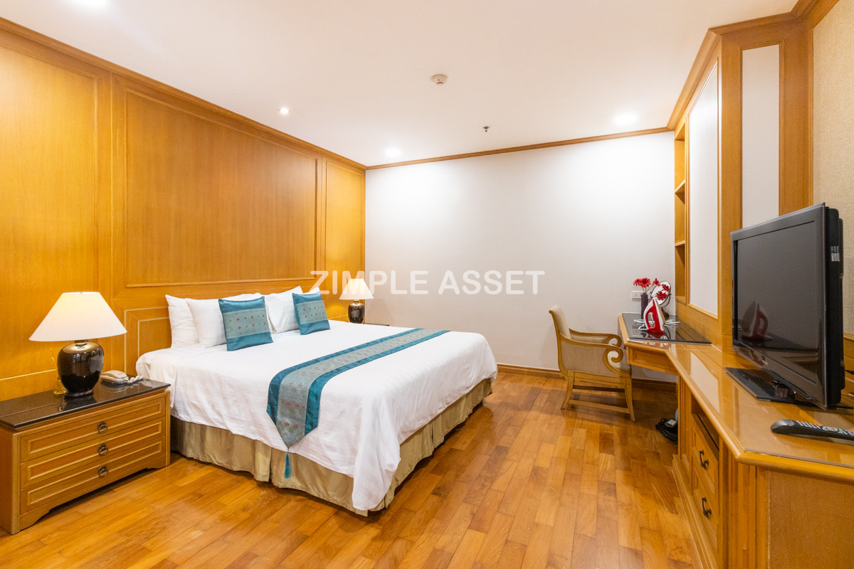 Line ID: @zimple_asset  Luxury Apartment in Sukhumvit 31. Enjoy a peaceful living environment with hotel-style services in Bangkok. Conveniently located near popular shopping malls.