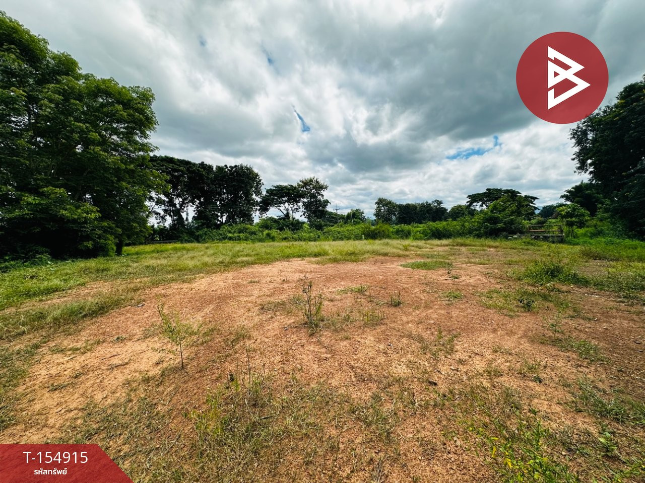 Land for sale, area 17 rai 2 ngan 72 sq m, Nong Phai, Phetchabun, next to Phor Chor 2005 Road.