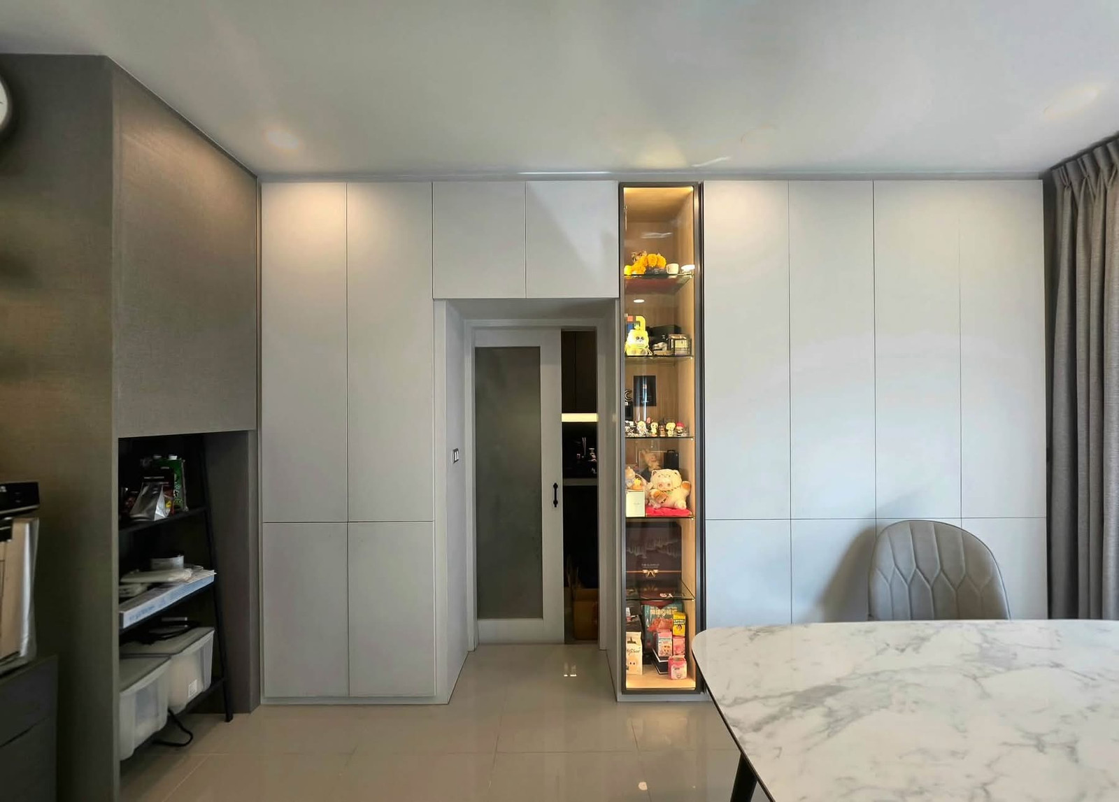 ​🏡โครงการ: เซนโทร อ่อนนุช-สุวรรณภูมิ (Centro Onnut-Suvarnabhumi) ​☔ ต่อเติมหลังคาหลังบ้าน เพิ่มพื้นที่ใช้สอยและกันแดดกันฝนได้เป็นอย่างดี ​✨งาน Built-in ตกแต่งสวยงาม ฟังก์ชันครบครัน: – รูปที่ 4