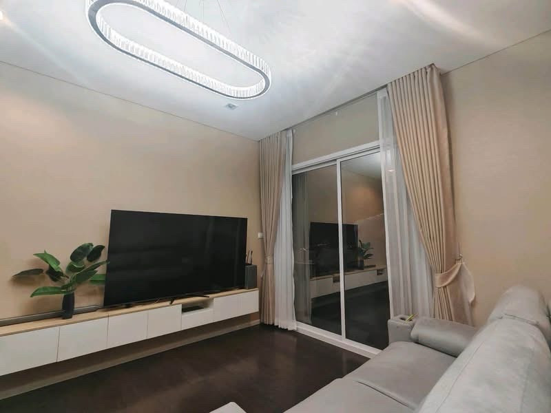 🔥 For rent THE SAINT RESIDENCES | 70 sq m., 38th floor | 2 bedrooms, 2 bathrooms | 38,000 baht/month 🏢