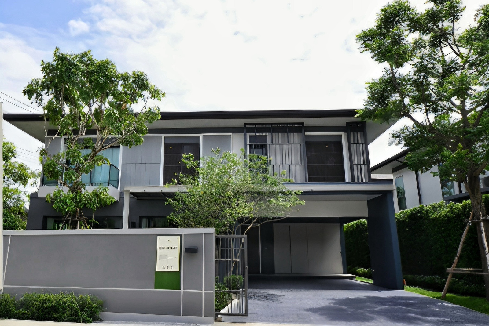 98579 - ขายบ้านกลางสวนเขียวชอุ่มสุดร่มรื่นของสนามกอล์ฟ ริเวอร์เดล ปทุมธานี