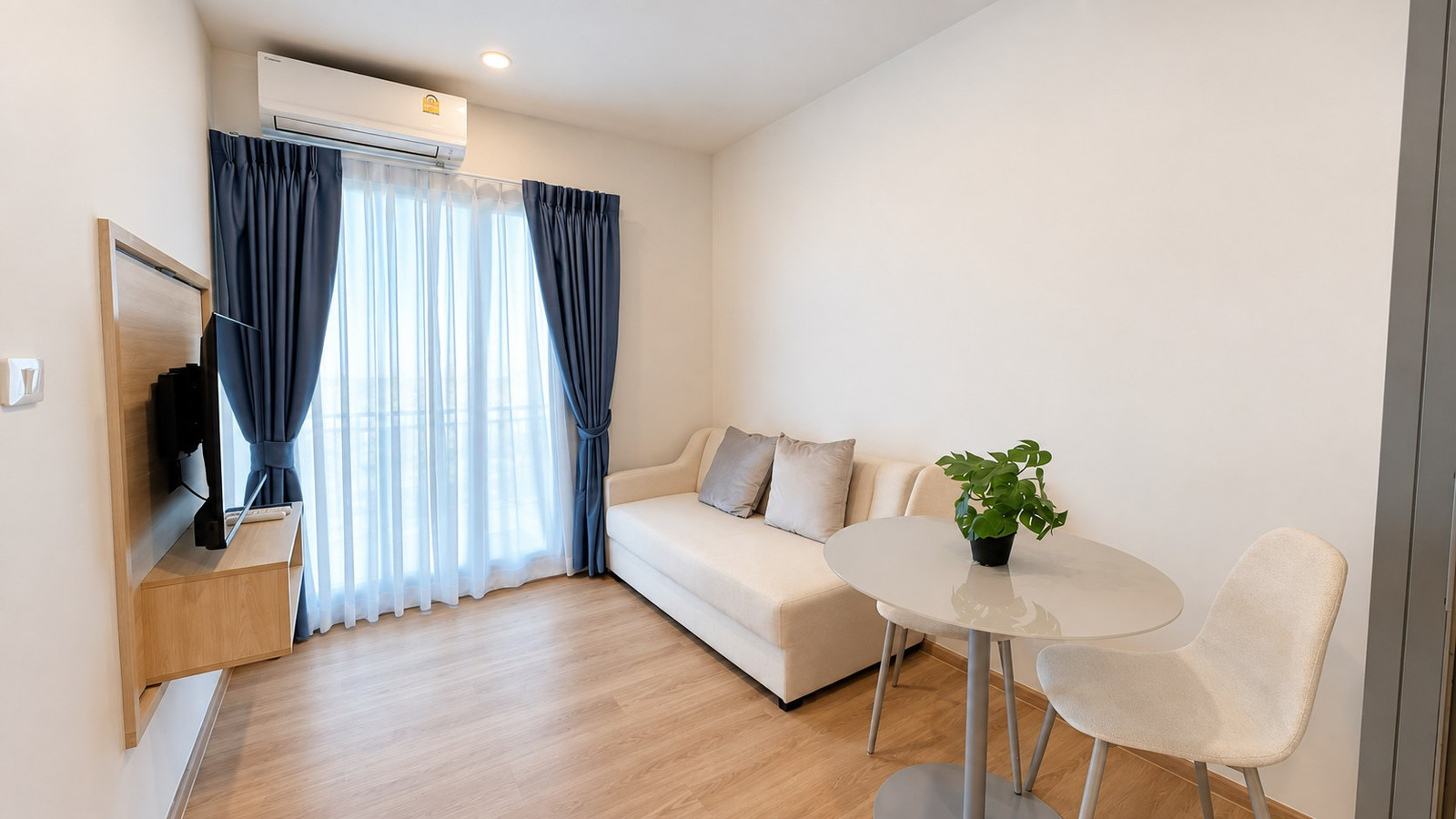 For rent, PHYLL Phuket, 1 bedroom, 32 sq m, 4th floor, Building A, fully furnished, free Wi-Fi, no common fees. Near Central Phuket For rent, PHYLL Phuket, 1 bedroom, 32 sq m, 4th floor, Building A, fully furnished, free Wi-Fi, no common fees. Near Central Phuket