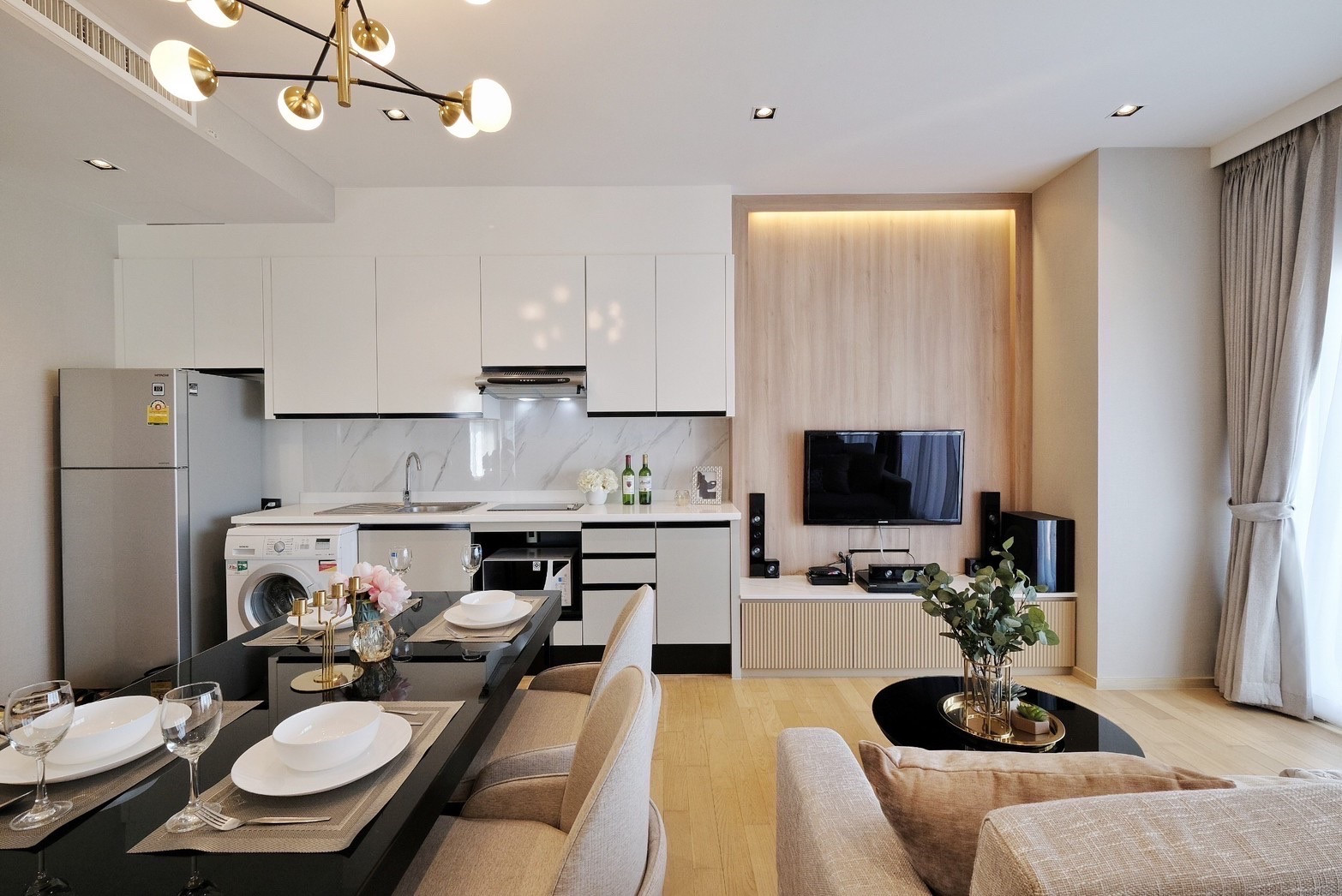 Condo for rent: Noble Reveal, 2 bedrooms, 2 bathrooms, size 65 sq m., very beautiful room, fully decorated, ready to move in. Condo for rent: Noble Reveal, 2 bedrooms, 2 bathrooms, size 65 sq m., very beautiful room, fully decorated, ready to move in.
