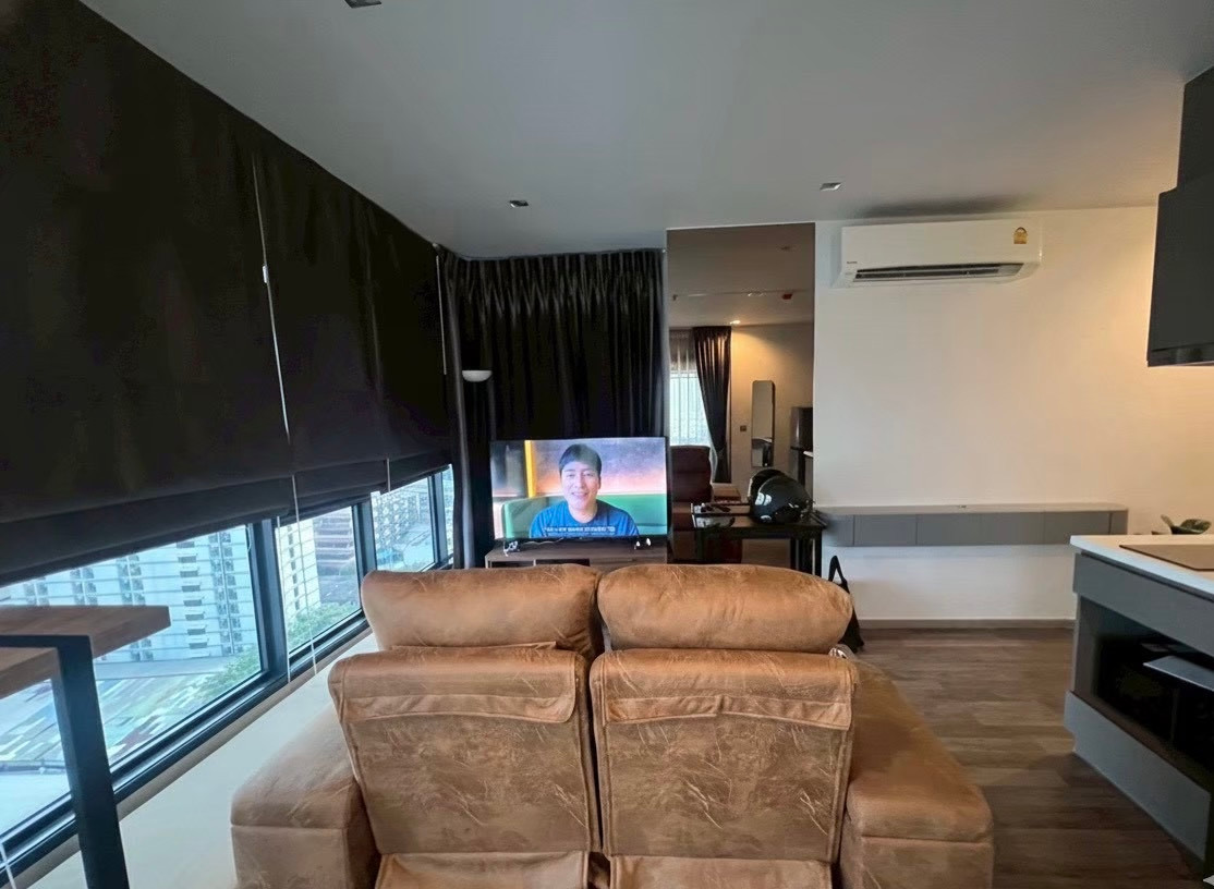 Urgent sale! Condo Life Lardprao Valley, corner room, 16th floor, southeast direction, size 37 sq m, beautiful view, luxury condo in the middle of a garden. The central area is over 5,100 sq m. opposite Central Ladprao BTS in front of the project. For Sal Urgent sale! Condo Life Lardprao Valley, corner room, 16th floor, southeast direction, size 37 sq m, beautiful view, luxury condo in the middle of a garden. The central area is over 5,100 sq m. opposite Central Ladprao BTS in front of the project. For Sal