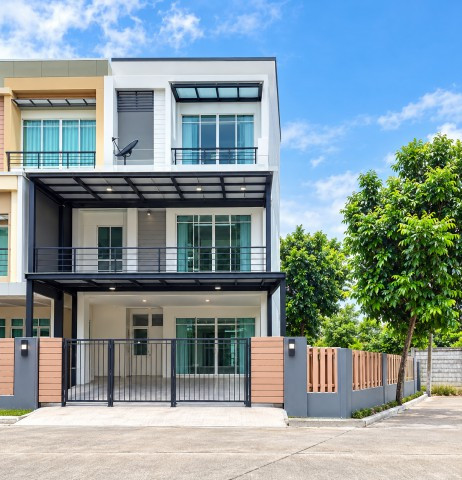 สาทร-กัลปพฤกษ์ เช่าทาวน์โฮม 3 ชั้นหลังมุม ใกล้โฮมโปร กัลปพฤกษ์ 500 ม. 3 นอน 3 น้ำ 31.4 ตร.ว.180 ตร.ม. พร้อมแอร์