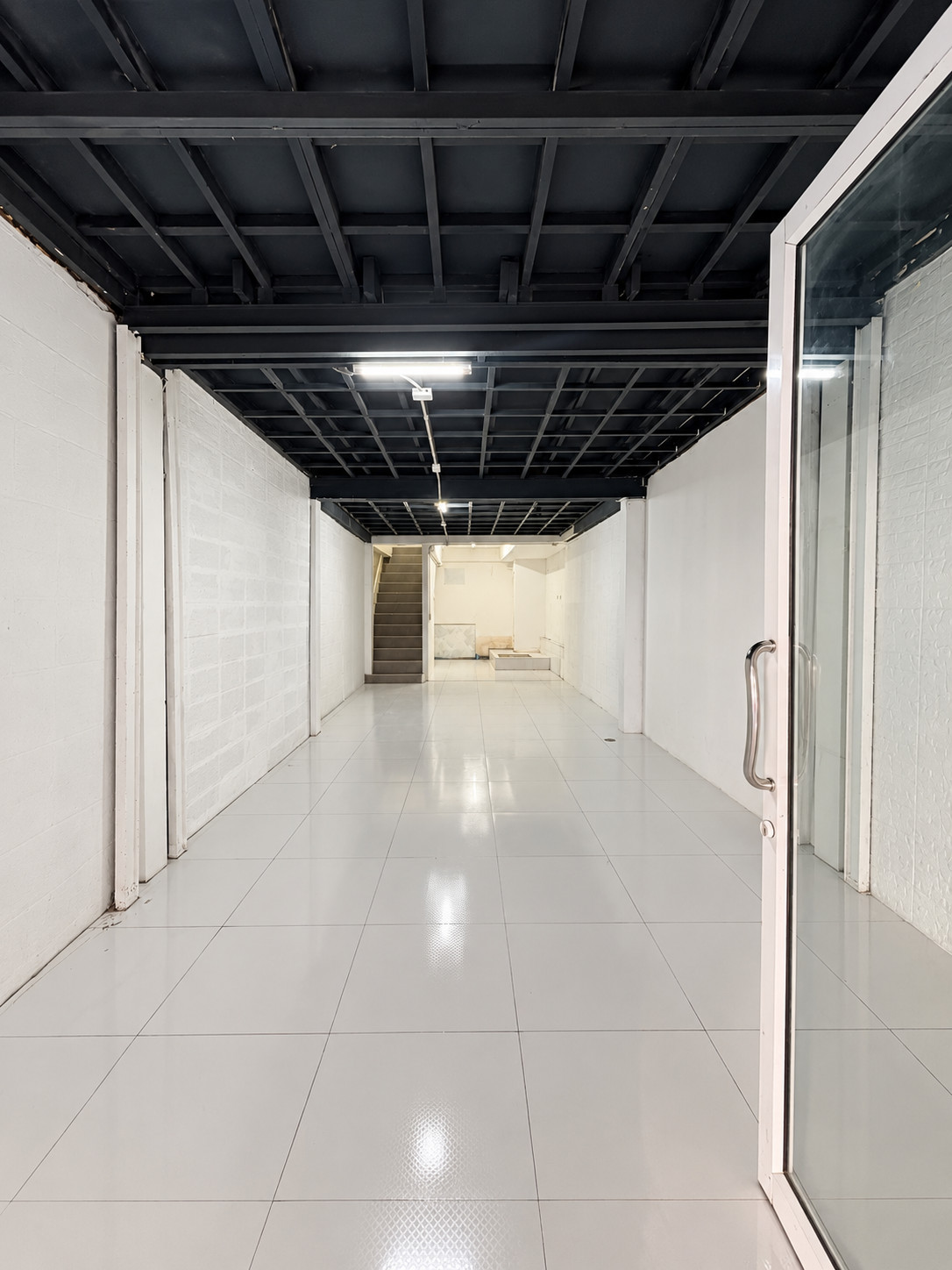 3 Story Shophouse For Rent in Silom BTS Sala Daeng for Restaurant, Spa