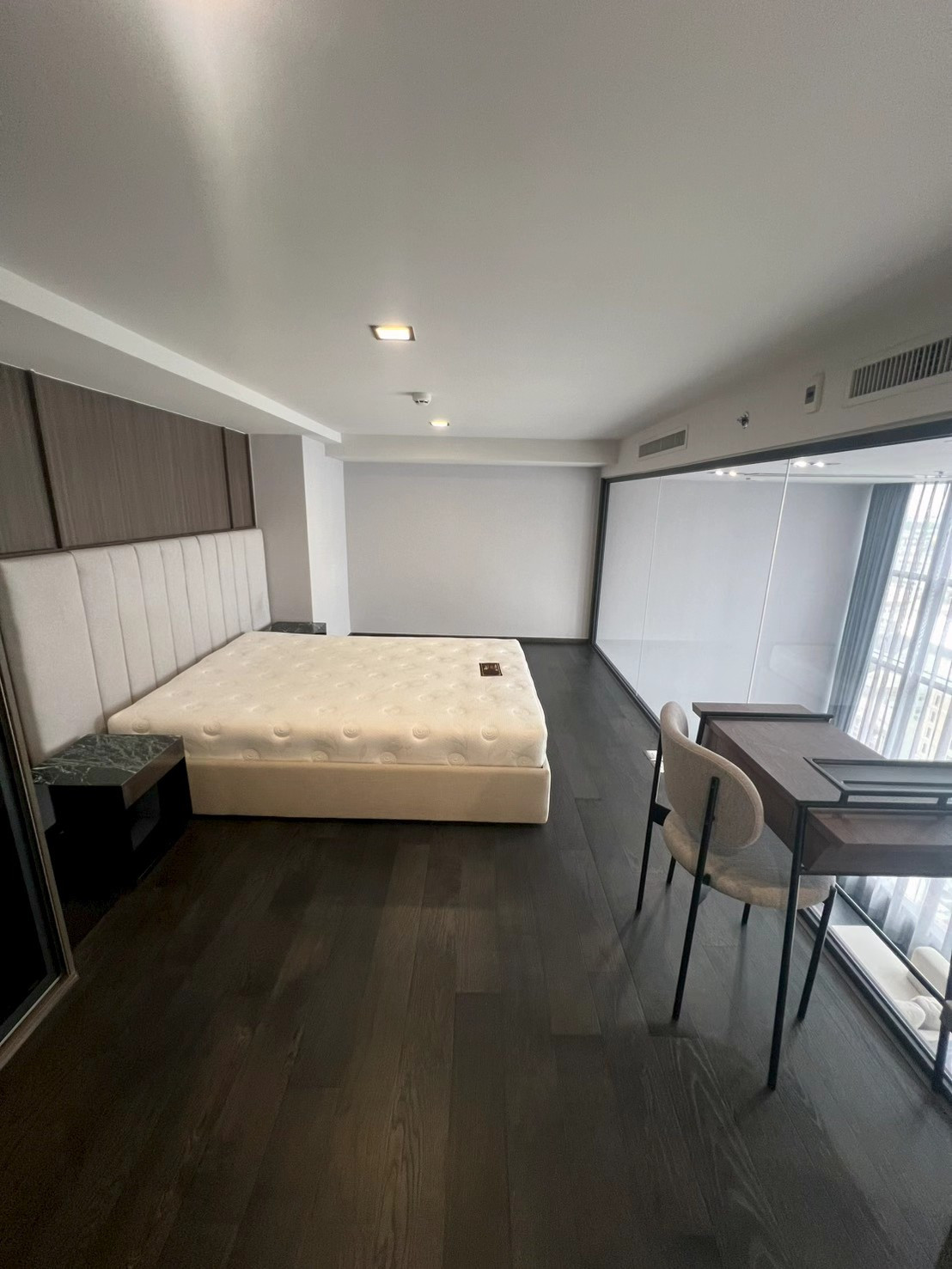 CONNER Ratchathewi | 9th Floor 1BR Pet-Friendly Unit (300m to BTS Ratchathewi & Siam Shopping Hub) 40,000 THB/month CONNER Ratchathewi | 9th Floor 1BR Pet-Friendly Unit (300m to BTS Ratchathewi & Siam Shopping Hub) 40,000 THB/month