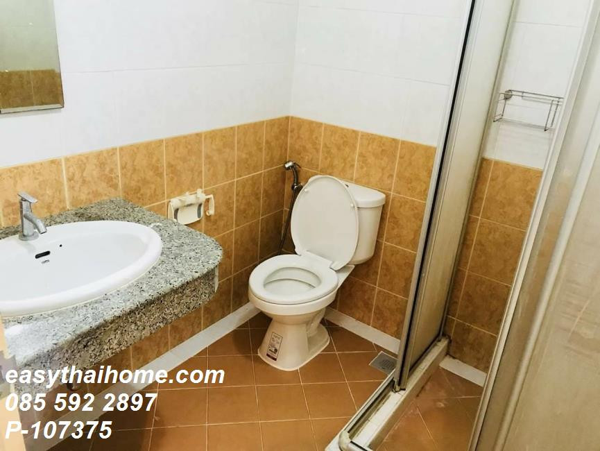 P-107375 — For Sale with Tenant: Ratchada City Condo Ratchada Near MRT Sutthisan. 9th Floor, Studio Unit 1 Bathroom. Fully Furnished with New Aircon. Perfect for Investment. 085-592-2897 Line: @easythaihome  – รูปที่ 3