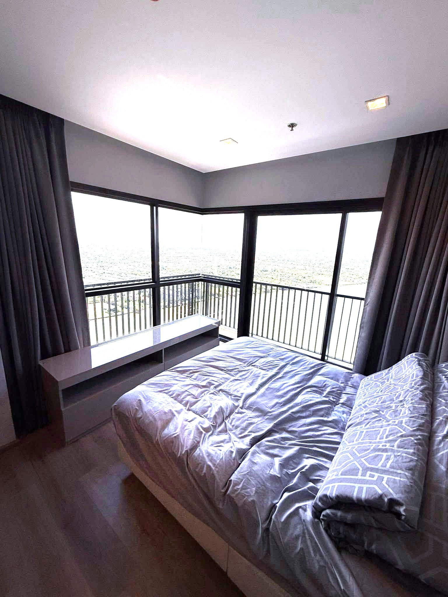 Condo for rent, The Politan Rive, new condo next to the Chao Phraya River. Area up to 61 sq m., 41st floor, beautiful Chao Phraya view, 2 bedrooms, 2 bathrooms, near MRT Phra Nang Klao Bridge, 830 meters. – รูปที่ 3