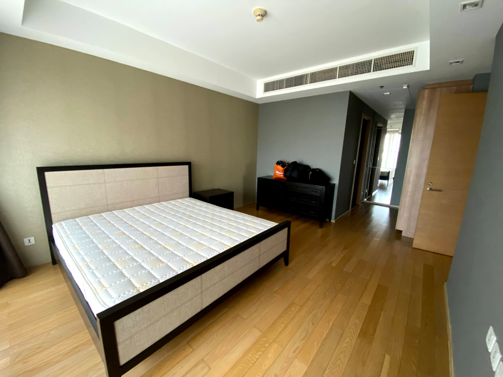 🔥 Condo for Rent at PRIVE BY SANSIRI Near BTS Chit Lom & BTS Phloen Chit 🔥 Condo for Rent at PRIVE BY SANSIRI Near BTS Chit Lom & BTS Phloen Chit