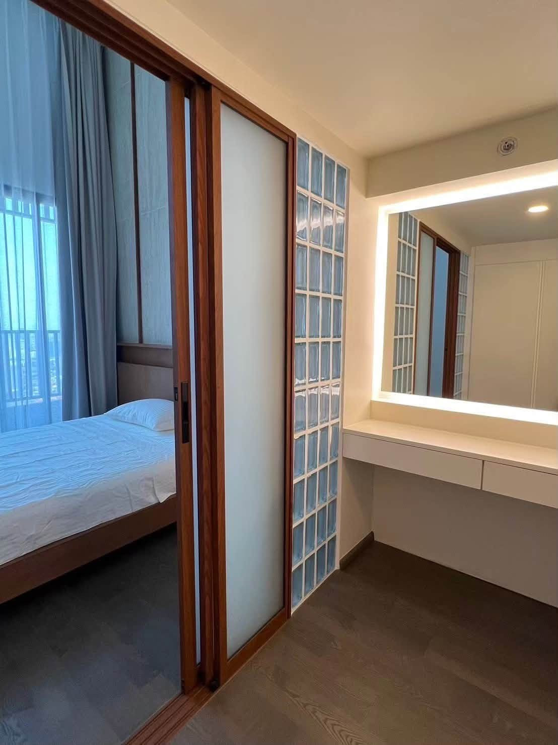 ขาย คอนโด พาร์ค ออริจิ้น จุฬา-สามย่าน ห้องแต่งสวยโดย Interior Designer ในสไตล์ Mid-Century Modern พร้อมเข้าอยู่ – รูปที่ 2