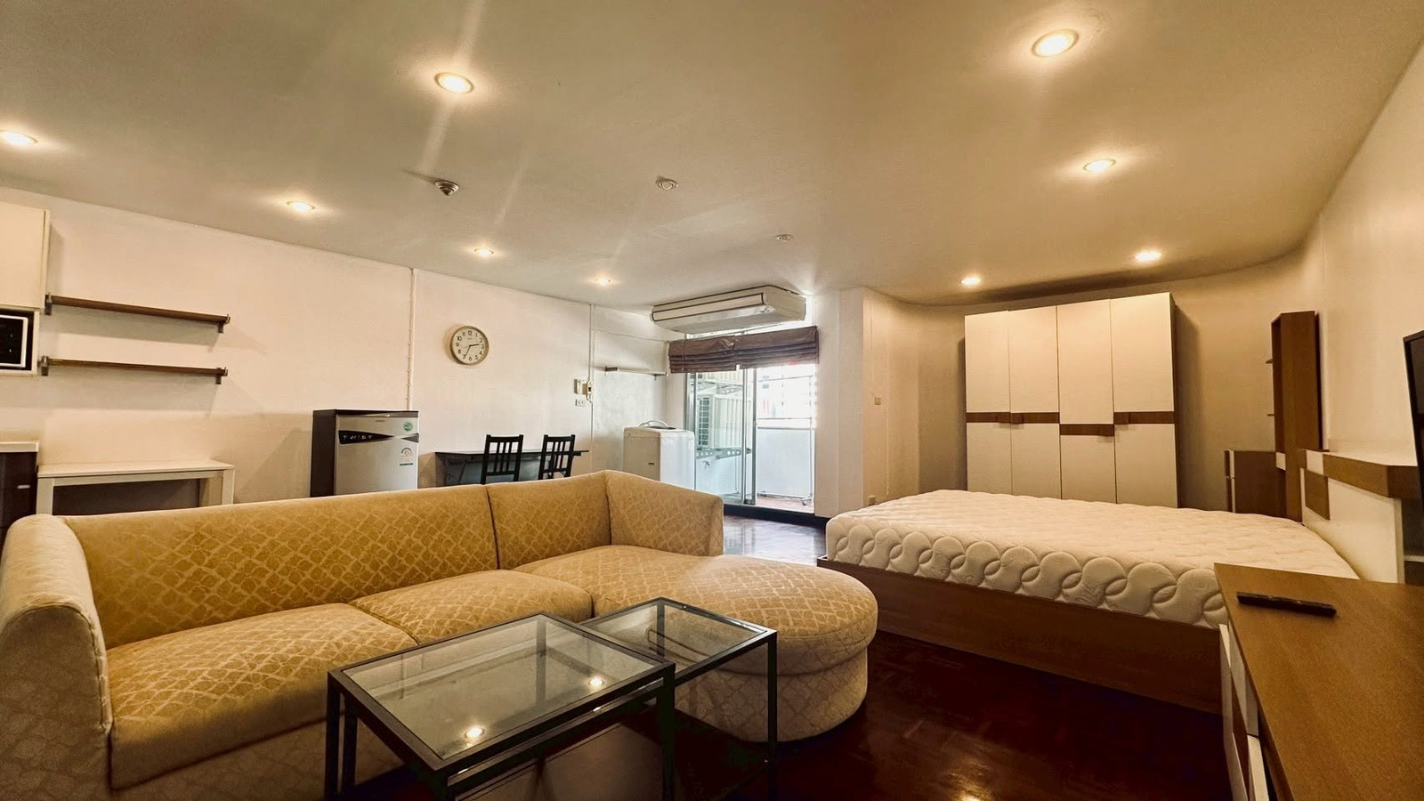 🏙️ ห้องใหญ่ใจกลางสีลม 56 ตร.ม. วิวเมือง เป็นส่วนตัว ใกล้ BTS ช่องนนทรี 🏙️ ห้องใหญ่ใจกลางสีลม 56 ตร.ม. วิวเมือง เป็นส่วนตัว ใกล้ BTS ช่องนนทรี