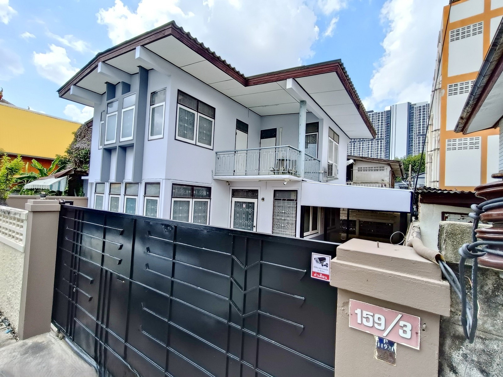 2-story house for rent, newly renovated, near MRT Bang Pho, 800 meters.