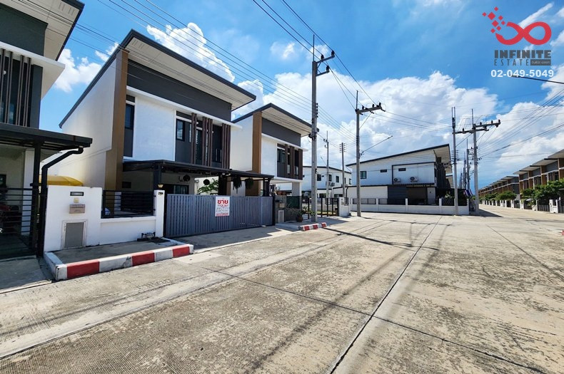 Townhouse for sale 29 sq m. N.C. On Green Palm Park 2, Lam Luk Ka 71, Khlong 4, Pathum Thani.