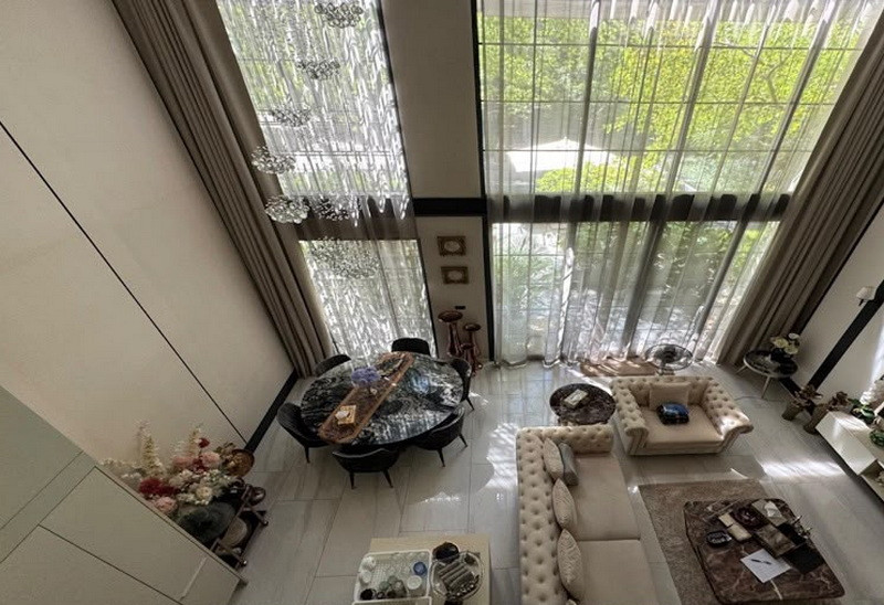 Luxury 5-Story Townhome for Sale, 4 bedrooms, 33.2 sqw., @Sukhumvit 31 Luxury 5-Story Townhome for Sale, 4 bedrooms, 33.2 sqw., @Sukhumvit 31