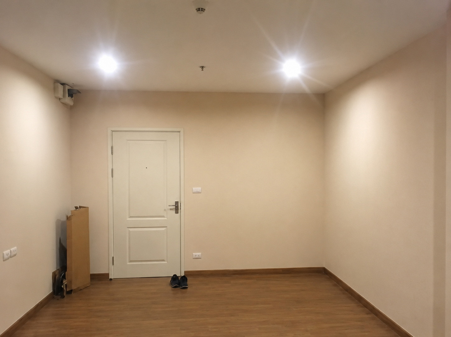 [ selling] Urgent sale, Condo The Tree Bang Pho Station, near MRT Bang Pho, 400 meters, 20th floor, corner room, beautiful view, price 2 million baht.