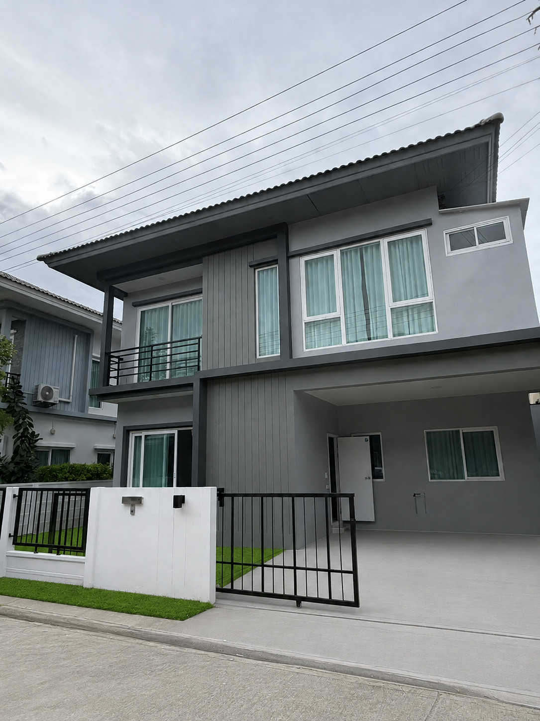 Semi-detached house for rent, Q District Westgate, near Central Westgate, just 5 minutes.