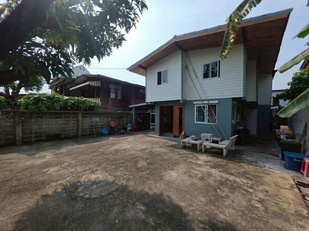 Two-story detached house for sale, half concrete and half wood, with tenant. Located in Soi Udomsuk 26,แยก 29-4,near Central Bangna.50 sq.wa – รูปที่ 2