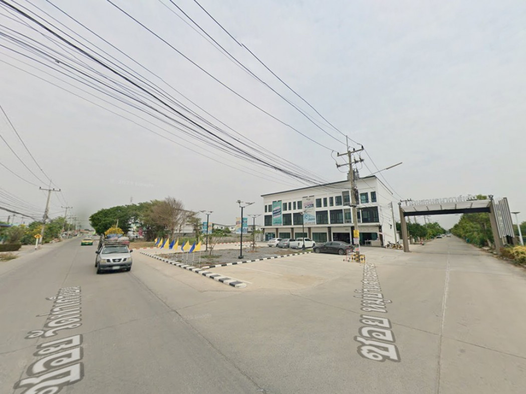3-story commercial building for sale in Baan Suan Biztown. Plenty of parking space. Near Thong Sa-ard Night Market. Size: 16 sq.wa. – รูปที่ 2