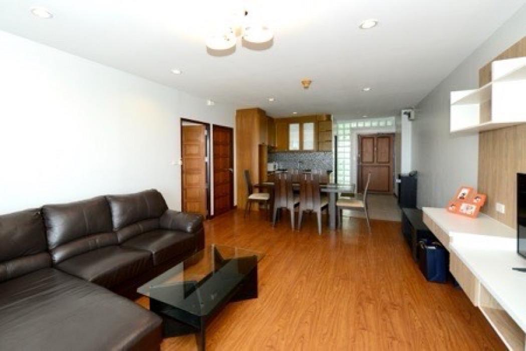 Condo for rent, Eastern Tower, 93 sq m, 2 bedrooms, 2 bathrooms, panoramic sea view, near Robinson, large room, sea view, location in the heart of Sriracha. At a great rental price!