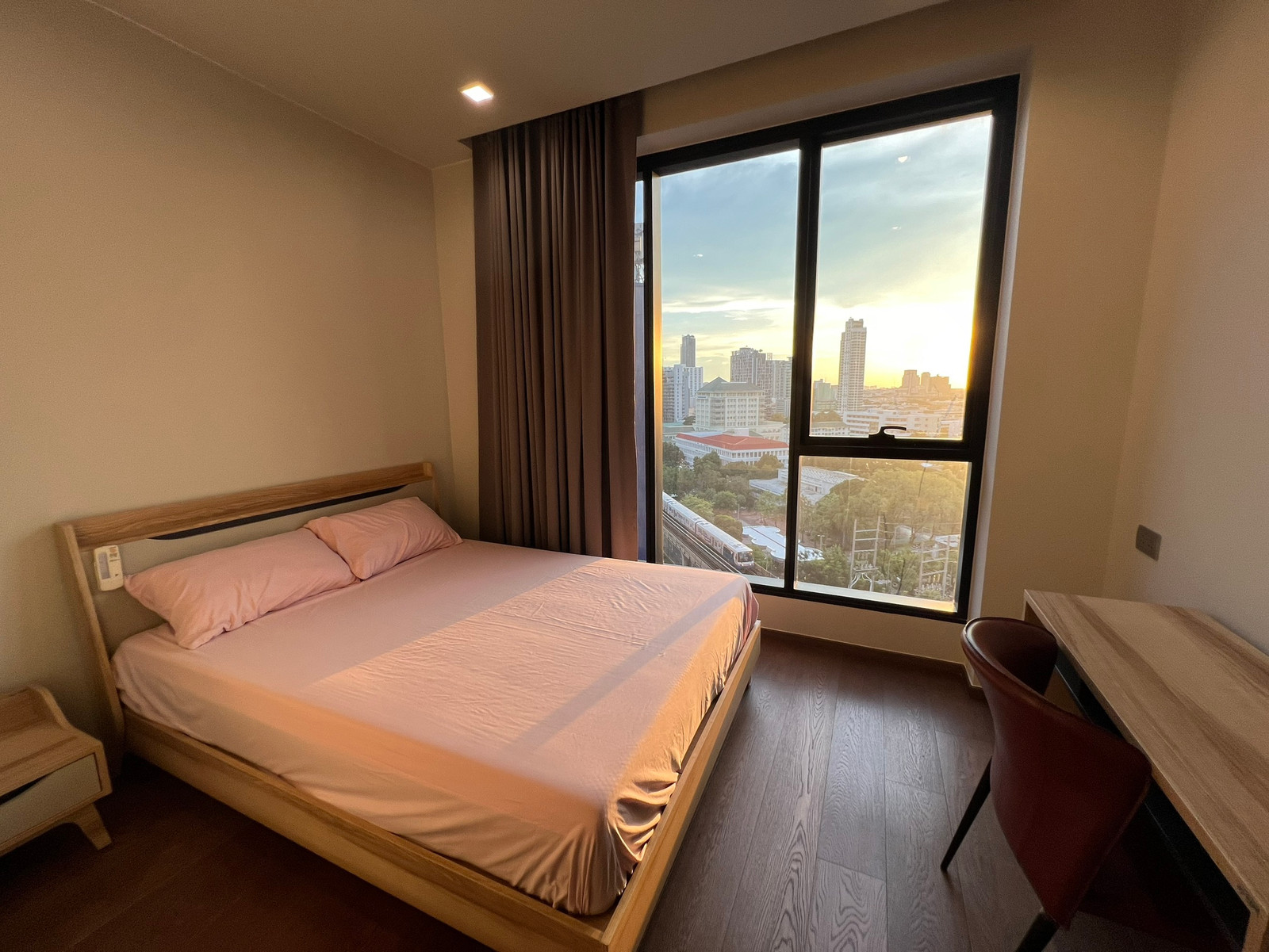 Rent Ideo Q Victory (ไอดีโอ คิว วิกตอรี) 2 Bedrooms 2 Bathrooms 61 SQM 45,000 THB/Month 🔥 Premium High-Rise Living Right Next to BTS Victory Monument 🏙️✨