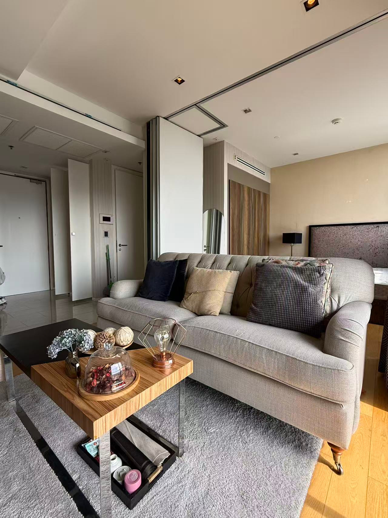 Circle Living Prototype 2, beautiful room, new