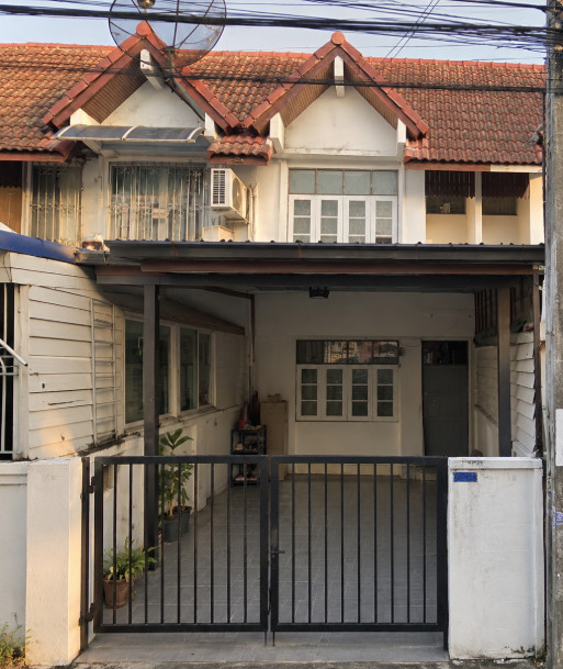Townhouse for sale, size 18 square wah, selling for 2,080,000 baht, Den Chai Village 1, Bang Duan, Samut Prakan. Townhouse for sale, size 18 square wah, selling for 2,080,000 baht, Den Chai Village 1, Bang Duan, Samut Prakan.