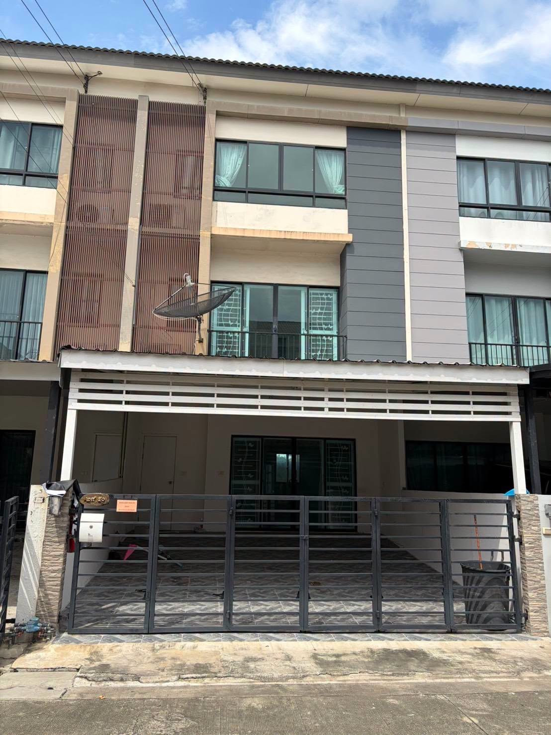 (รหัส HR401) ขายบ้าน โครงการ The Connect UP 3 ChalermPhraKeit 67 : เดอะ คอนเนค อัพ 3 เฉลิมพระเกียรติ 67