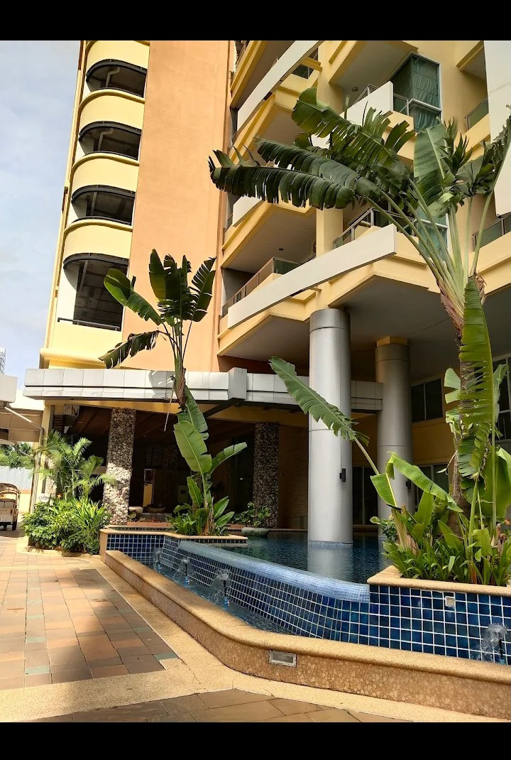Large-format Sukhumvit 11 residence, Size 96 sqm condominium for sale. High floor large internal living space city. Large-format Sukhumvit 11 residence, Size 96 sqm condominium for sale. High floor large internal living space city.