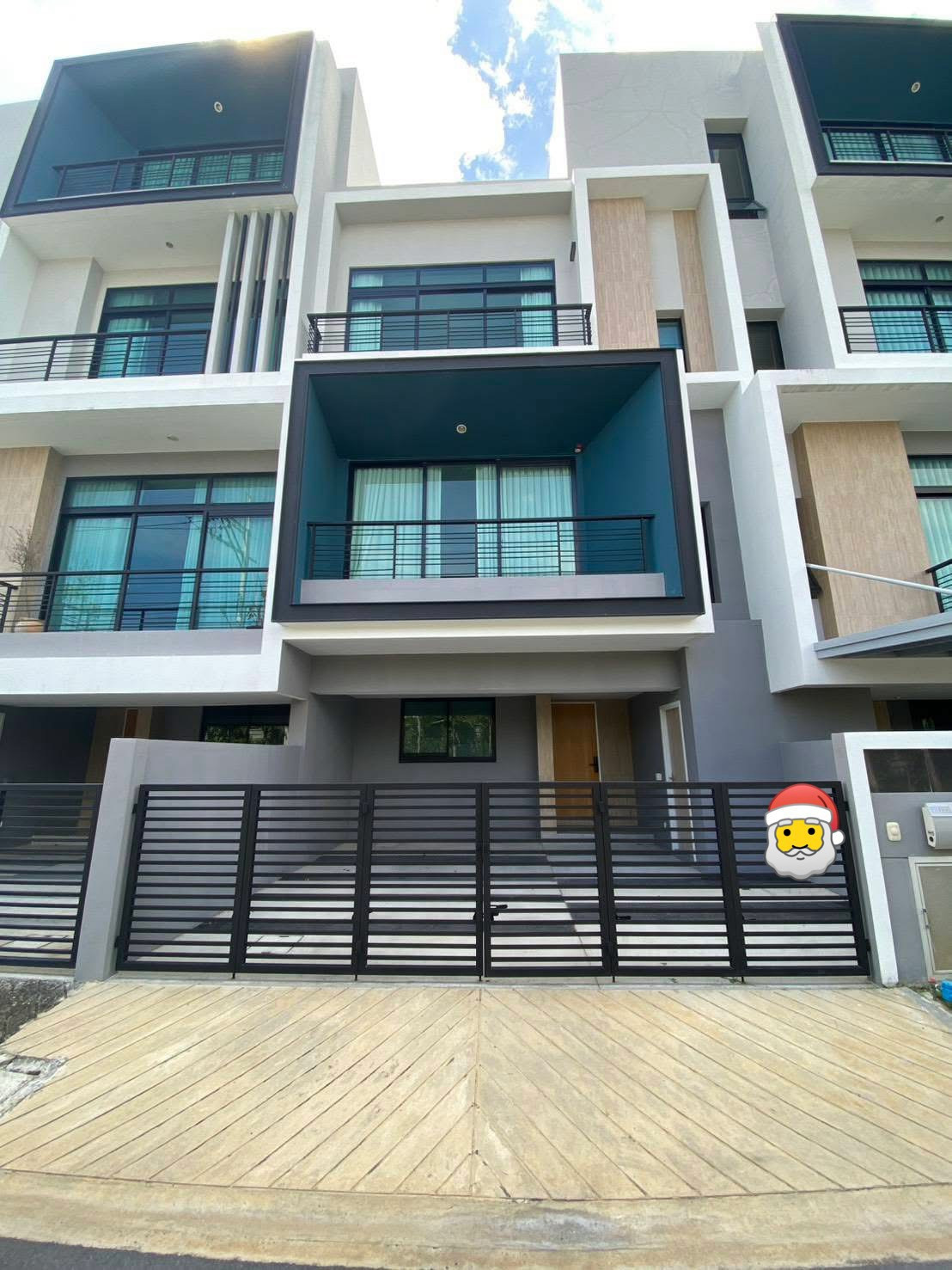 🏡✨ FOR RENT NIRVANA DEFINE KRUNGTHEP KREETHA 3 bedrooms, 4 bathrooms, modern design townhome. Spacious living space Krungthep Kreetha location 💰 Rent only 55,000 baht/month