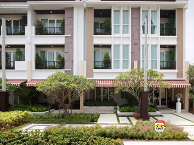 🏡 FOR RENT 3-story townhome for rent, Baan Klang Muang S-Sense Rama 9-Lat Phrao, completely renovated. Ready to move in, potential location, Soi Pradit Manutham 3 (Lat Phrao 84) 💰 Rent only 40,000 baht/month.