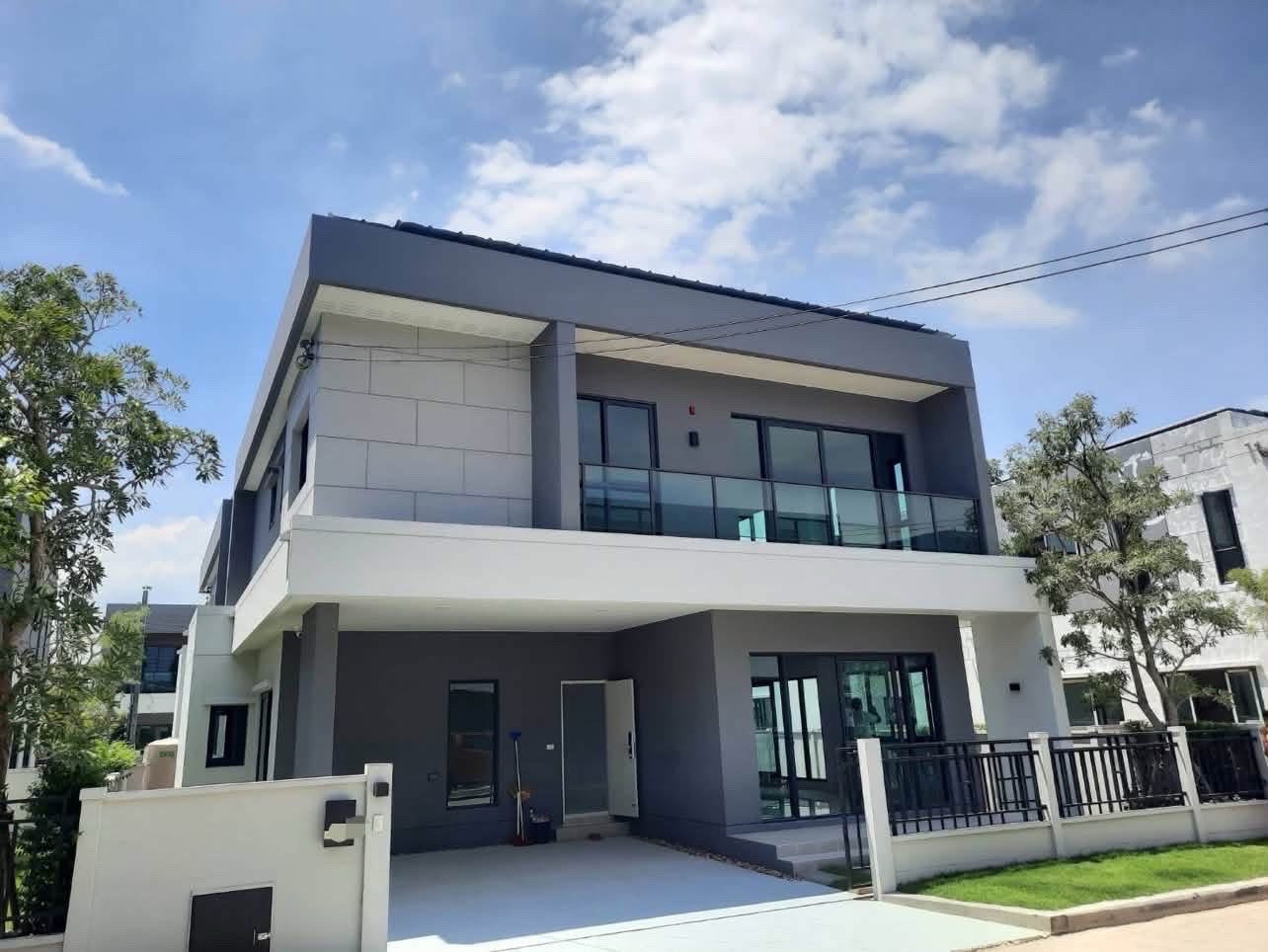 🔥Rent & Sale at Centro Bangna Phase 1 🔥4BR 4BR.🔥 95,000 🔥13.9M 🔥209sqm 🔥Rent & Sale at Centro Bangna Phase 1 🔥4BR 4BR.🔥 95,000 🔥13.9M 🔥209sqm