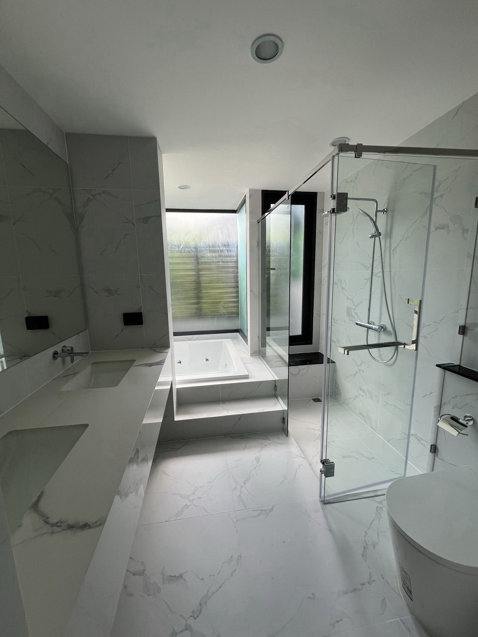 🩷Baan Klang Muang CLASSE Ratchayothin - Garnet A house style (3 bedrooms, 4 bathrooms, 1 living room, 1 kitchen, 2 parking spaces). Available 1 Jan 70. Interested line @900cqqhk tel 0859114585. - Usable area: 238 sq m. - Land size: 44.4 sq m. - Rent 120,0 🩷Baan Klang Muang CLASSE Ratchayothin - Garnet A house style (3 bedrooms, 4 bathrooms, 1 living room, 1 kitchen, 2 parking spaces). Available 1 Jan 70. Interested line @900cqqhk tel 0859114585. - Usable area: 238 sq m. - Land size: 44.4 sq m. - Rent 120,0
