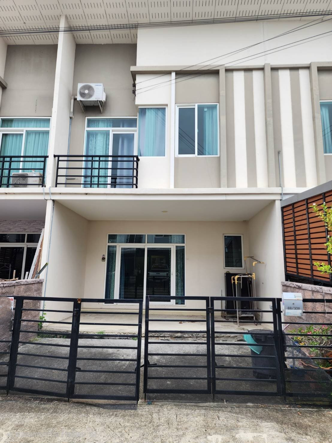 🏡 ทาวน์โฮม 2 ชั้น กัสโต้ บางนา–สุวรรณภูมิ ทำเลศรีวารีน้อย เพียง 1.89 ล้านบาท 🏡 ทาวน์โฮม 2 ชั้น กัสโต้ บางนา–สุวรรณภูมิ ทำเลศรีวารีน้อย เพียง 1.89 ล้านบาท