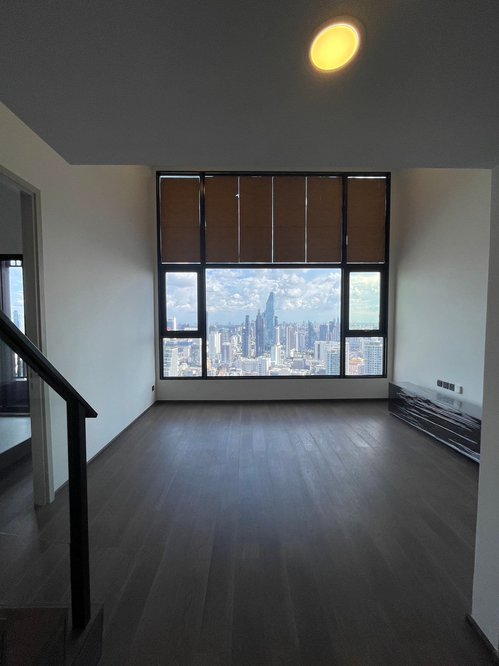 ขายด่วน! Park Origin สามย่าน | ห้อง Loft 1 Bedroom Plus ชั้น 42 วิวสวยทิศตะวันออกเฉียงใต้ เพดานสูง 4.25 ม. ทำเลทองใจกลางเมือง ใกล้ MRT สามย่าน