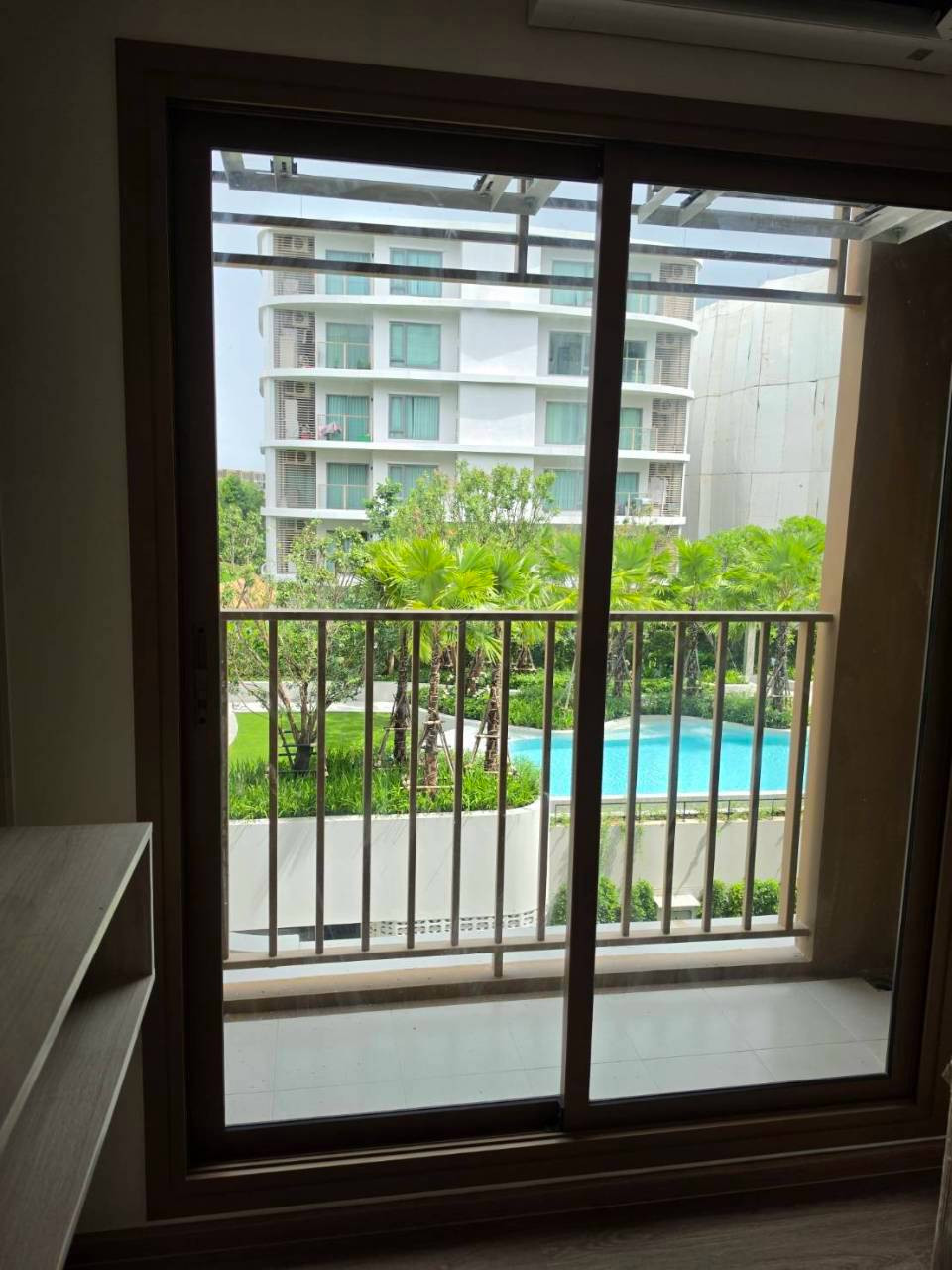Condo for sale the escent phuket behind Central Phuket, long pool view. Condo for sale the escent phuket behind Central Phuket, long pool view.