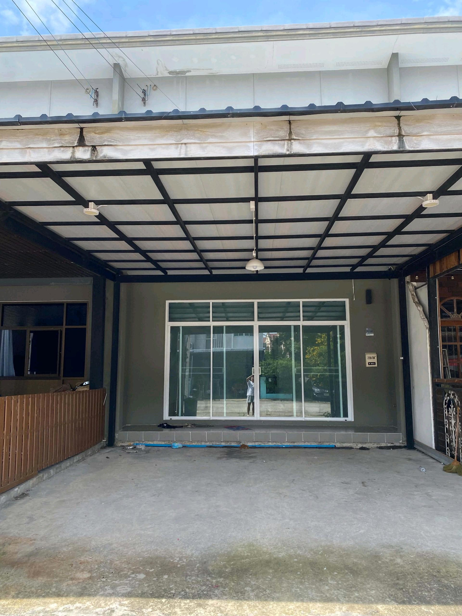 Townhome for rent, Pracha Uthit 78, special price, available for living or trading.